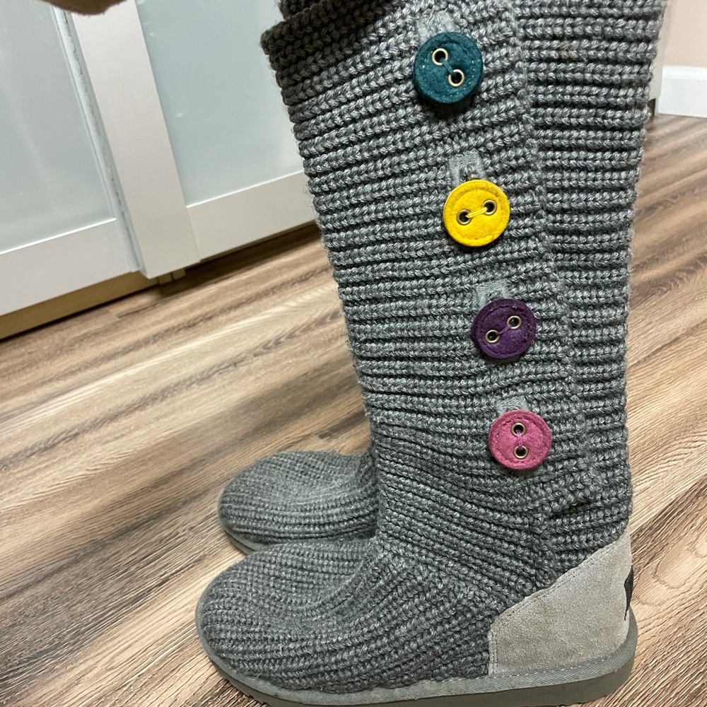 Grey knit uggs with colorful buttons